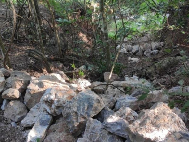 Avanço na proteção do Rio Mimoso com construção de barreiras de pedra
